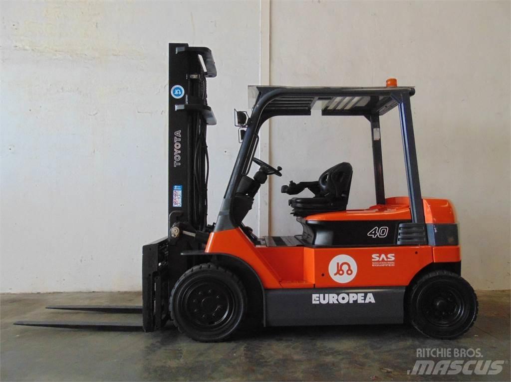 Toyota 7FBMF40 Elektriniai šakiniai krautuvai