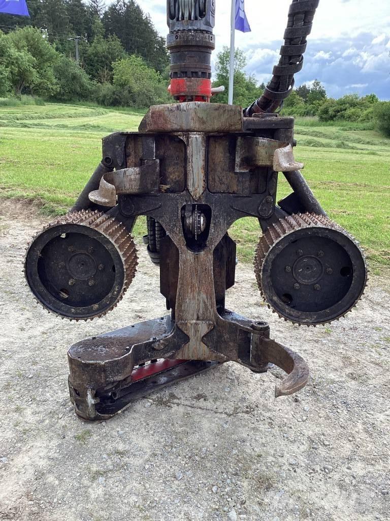 Komatsu S132 Miško krautuvai