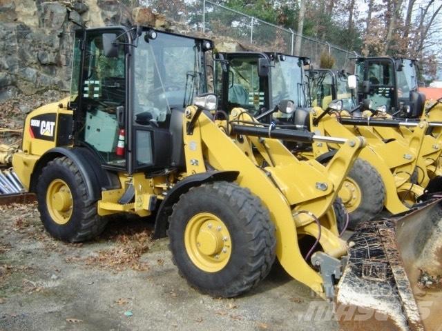 CAT 906 M Naudoti ratiniai krautuvai