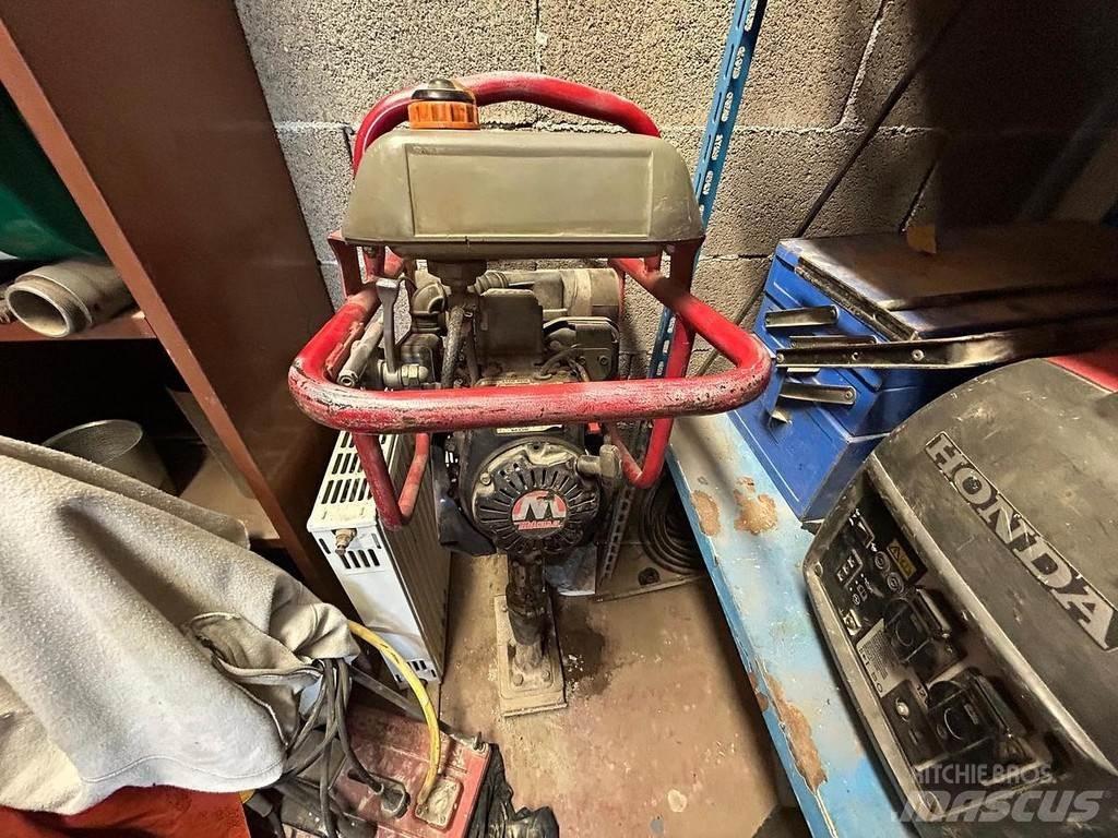 Mikasa MTR-40F Vibratoriai