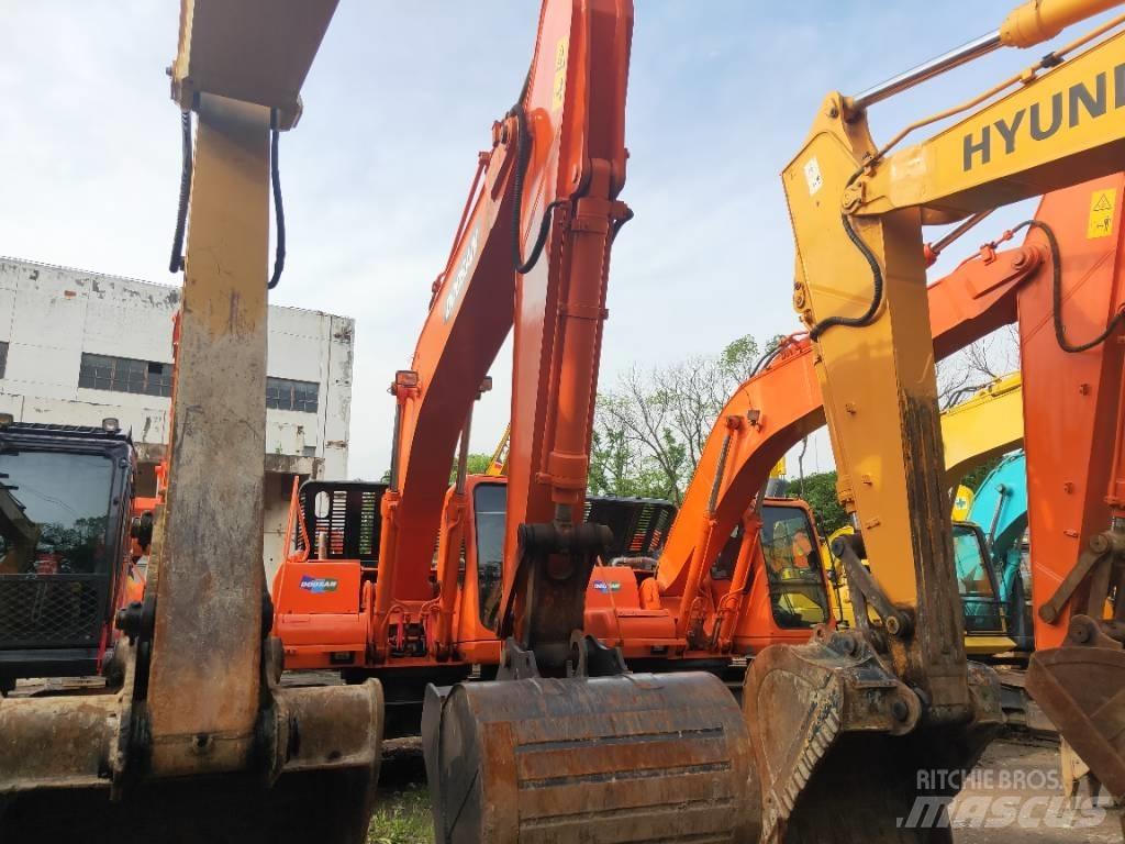 Doosan DH 215-9 Vikšriniai ekskavatoriai