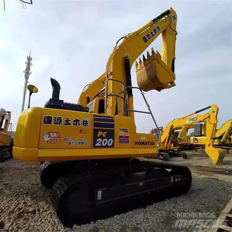 Komatsu PC 200 Vikšriniai ekskavatoriai