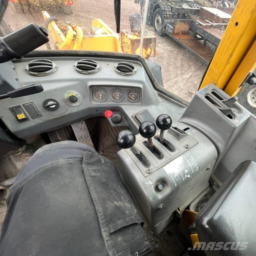 Volvo L 120 C Naudoti ratiniai krautuvai