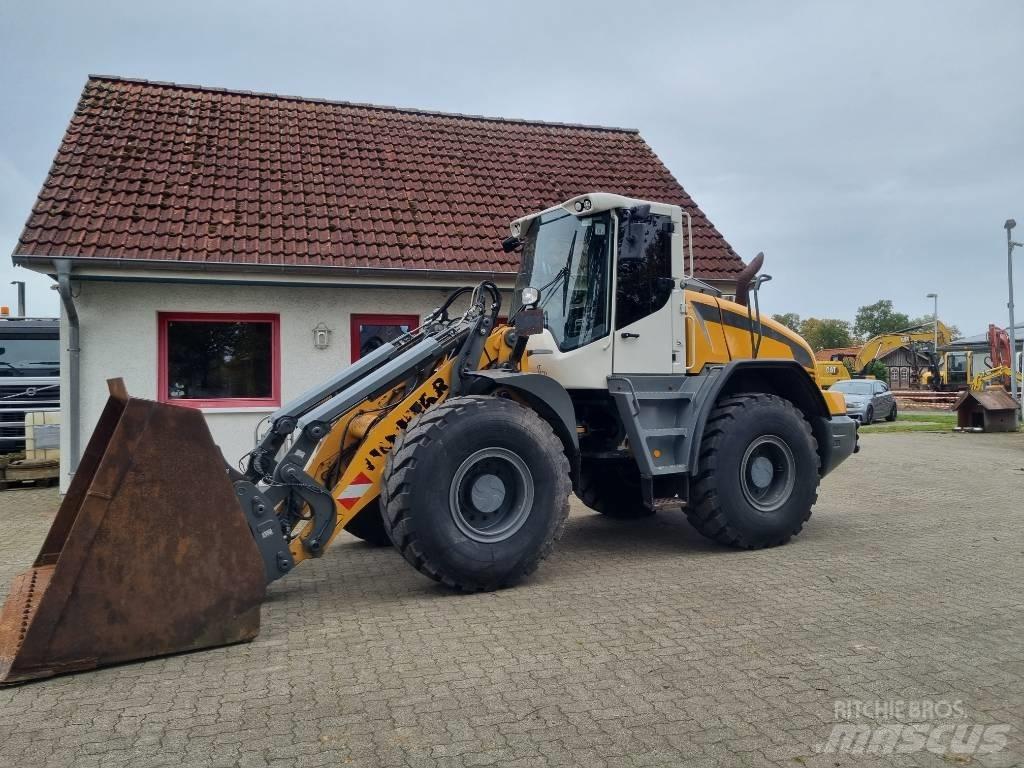 Liebherr L 526 Naudoti ratiniai krautuvai