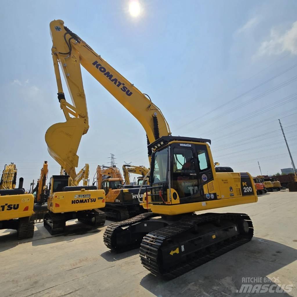 Komatsu PC 200-8 Vikšriniai ekskavatoriai