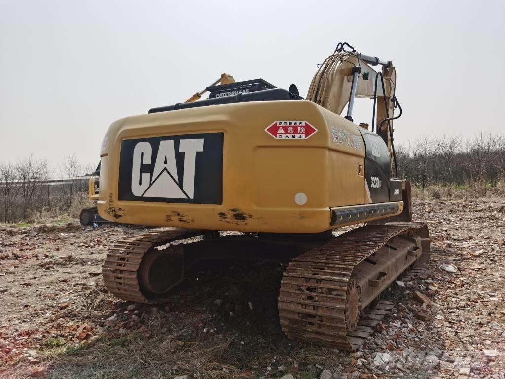 CAT 323 D L Vikšriniai ekskavatoriai