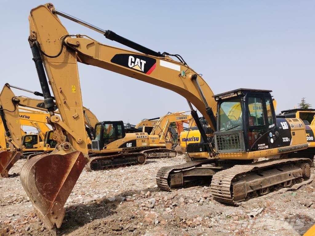 CAT 323 D L Vikšriniai ekskavatoriai