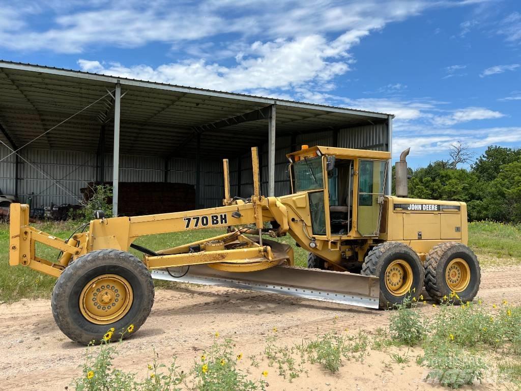 John Deere 770 BH Greideriai
