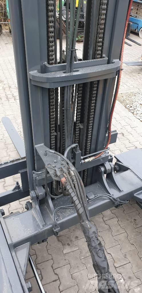 Combilift C 4500 Šakiniai krautuvai su privažiavimu iš visų keturių pusių