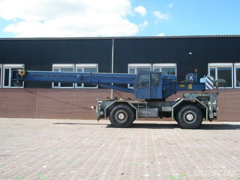 Faun RT30 Neapdoroto reljefo kranai