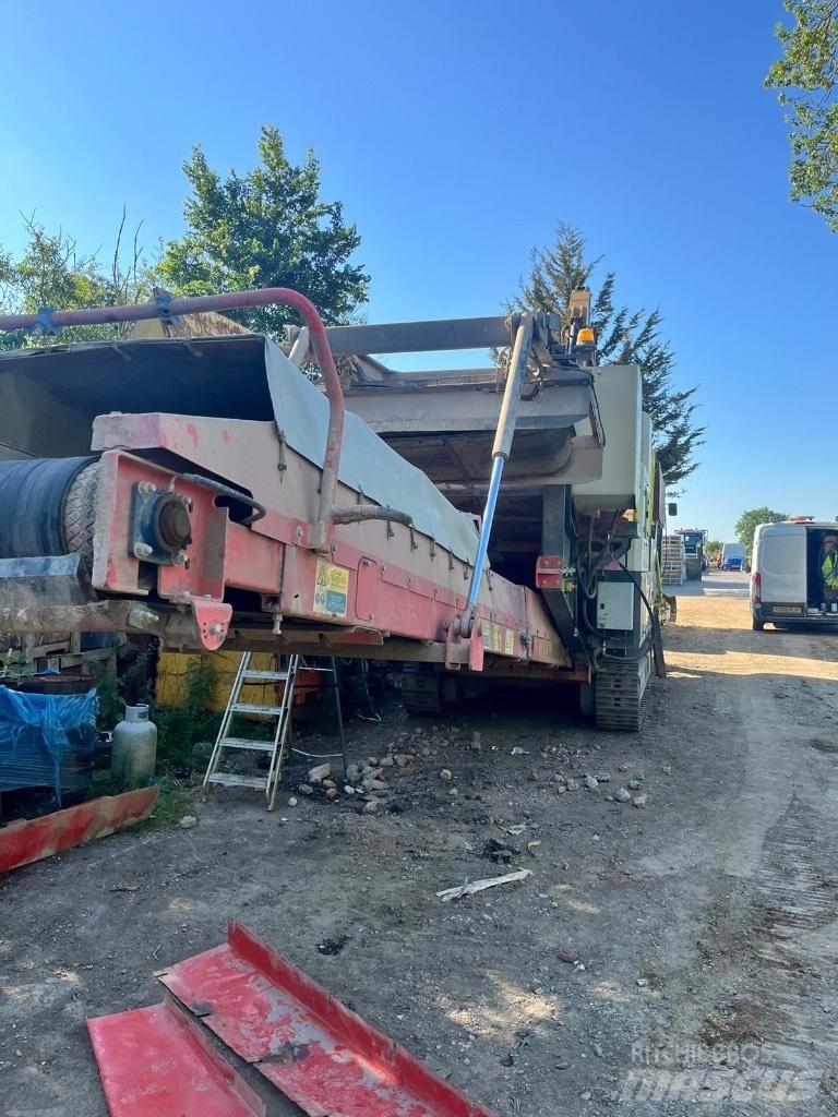 Sandvik QJ 241 Mobilūs smulkintuvai