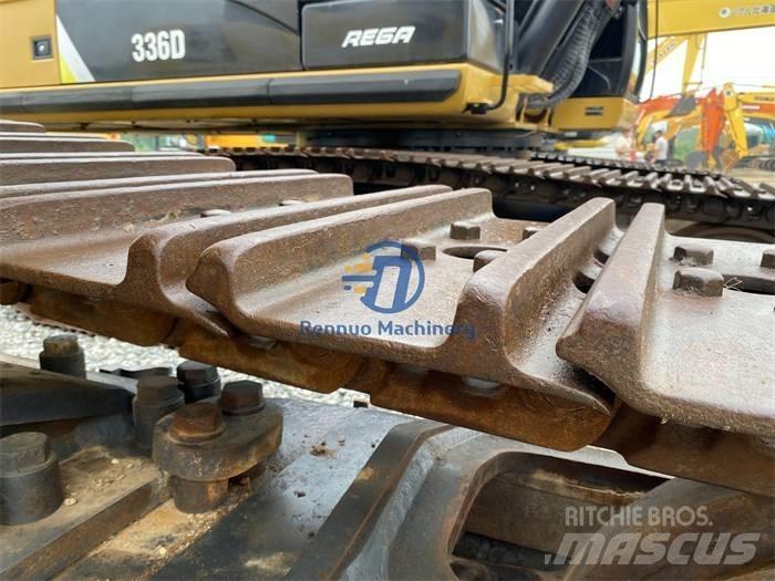 Komatsu PC450-8 Vikšriniai ekskavatoriai
