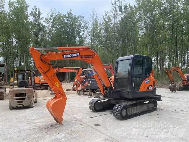 Doosan DX60 Mini ekskavatoriai < 7 t