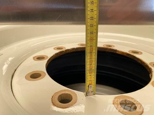 Liebherr Michelin Visureigiai kranai