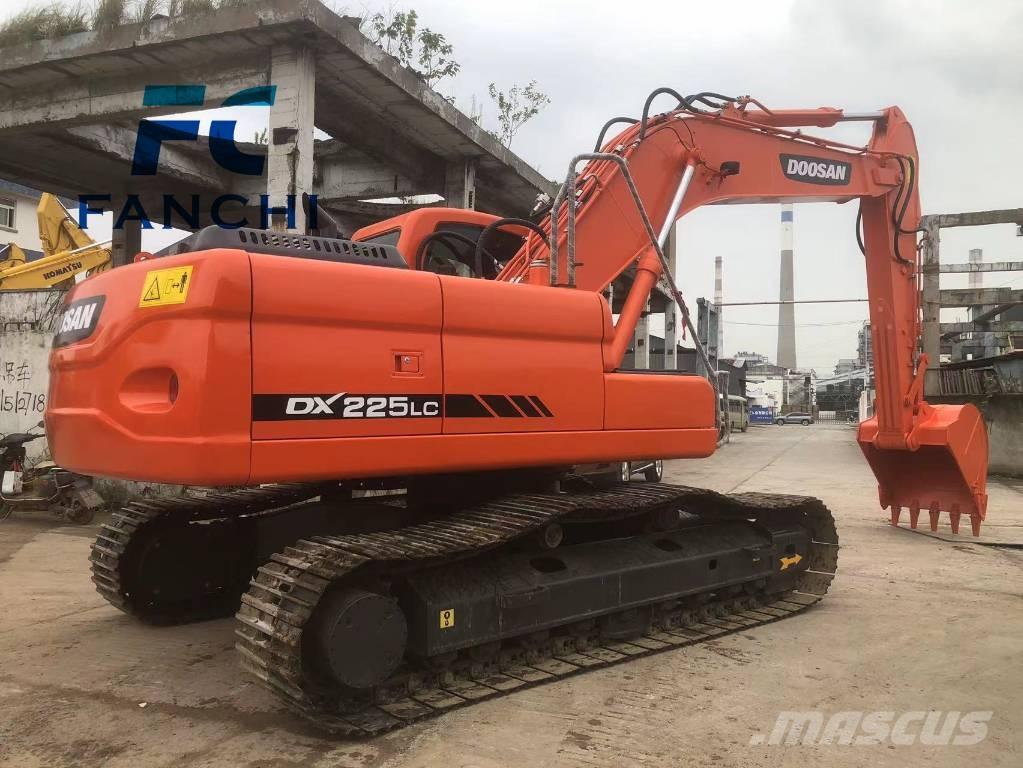 Doosan DX 225 LC Vikšriniai ekskavatoriai