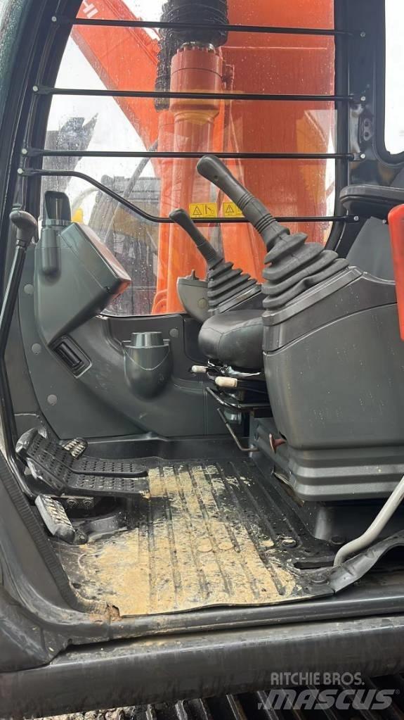 Hitachi ZX120 Vikšriniai ekskavatoriai