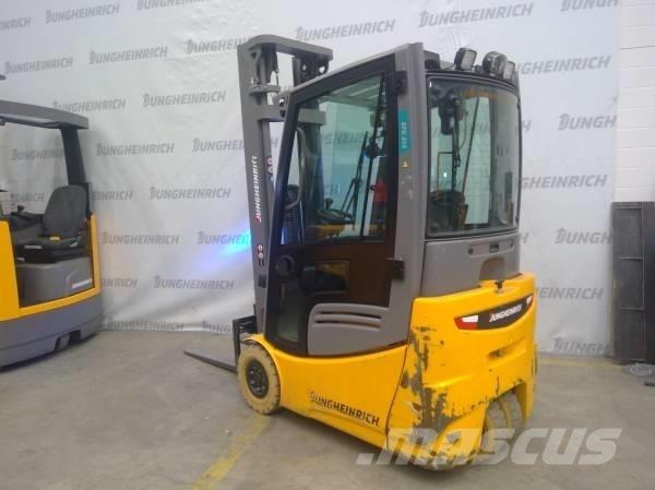 Jungheinrich EFG 215 Elektriniai šakiniai krautuvai