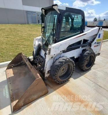 Bobcat S550 Krautuvai su šoniniu pasukimu
