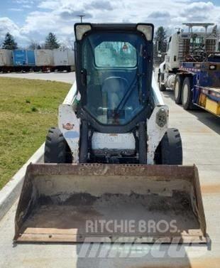Bobcat S550 Krautuvai su šoniniu pasukimu