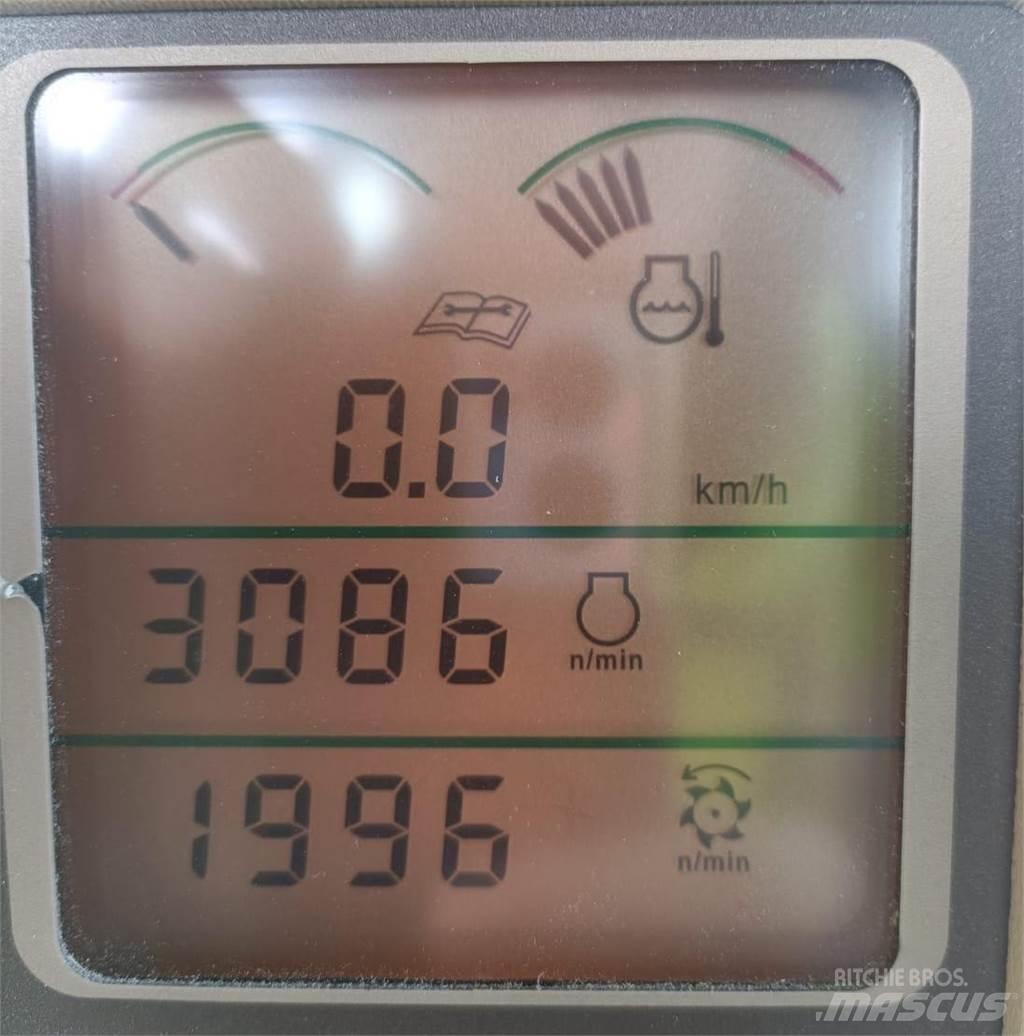 John Deere 7300 Pašarų ruošimo technika