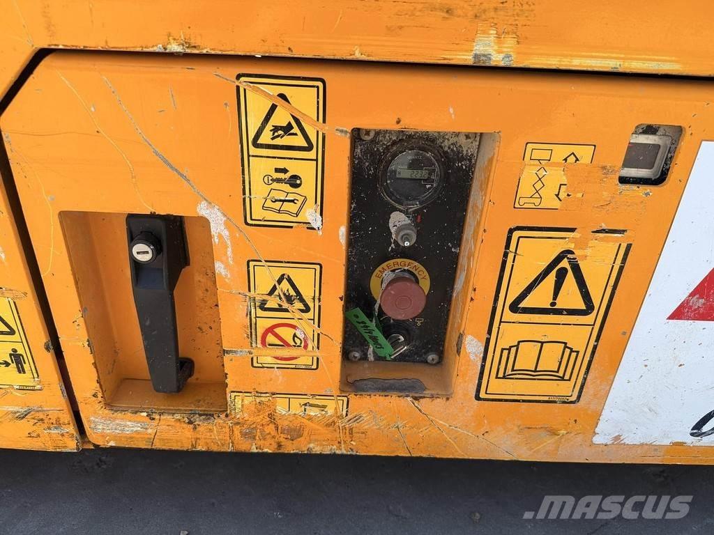 JCB S4046E Kiti keltuvai ir platformos