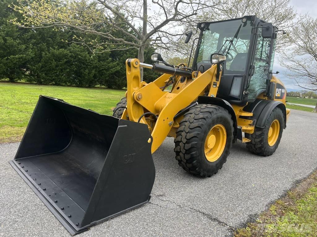 CAT 908M Naudoti ratiniai krautuvai