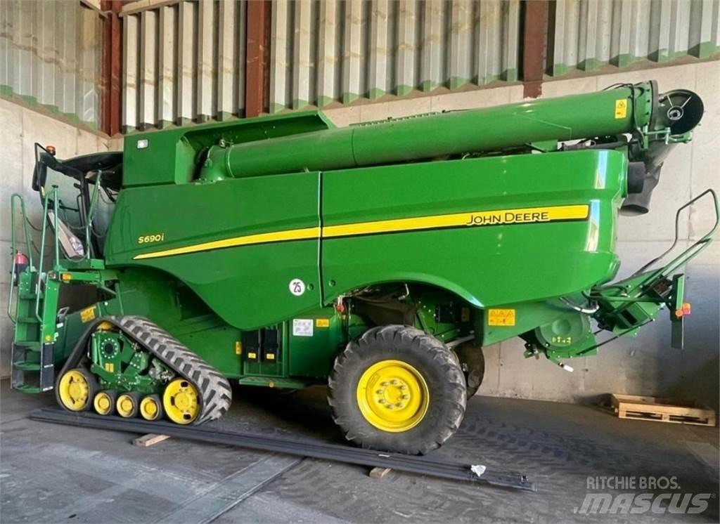 John Deere S690i Derliaus nuėmimo kombainai