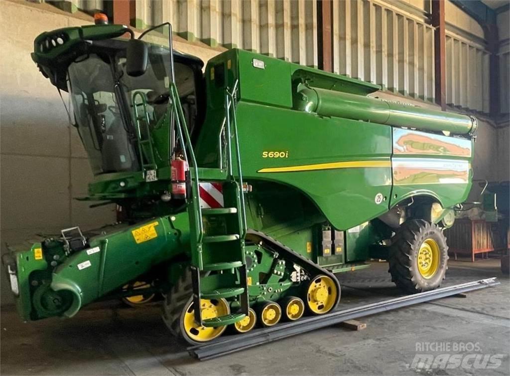 John Deere S690i Derliaus nuėmimo kombainai