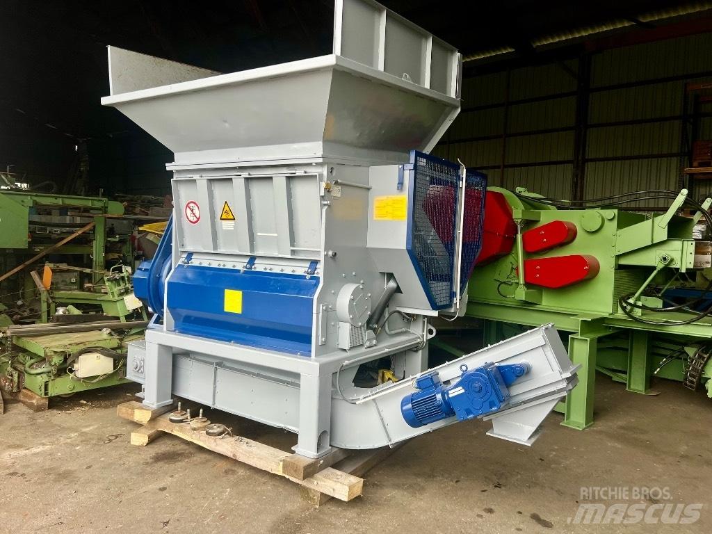 Lindner VEGA 1500 Atliekų smulkintuvai