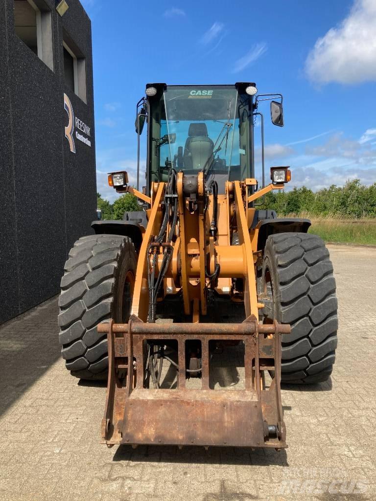 CASE 621 F XR Naudoti ratiniai krautuvai