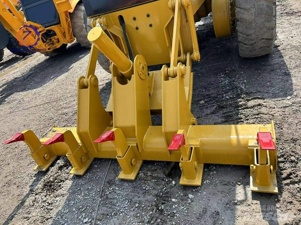 CAT 140 H Greideriai