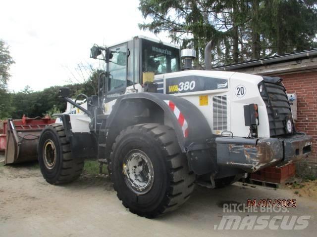 Komatsu WA 380 Naudoti ratiniai krautuvai