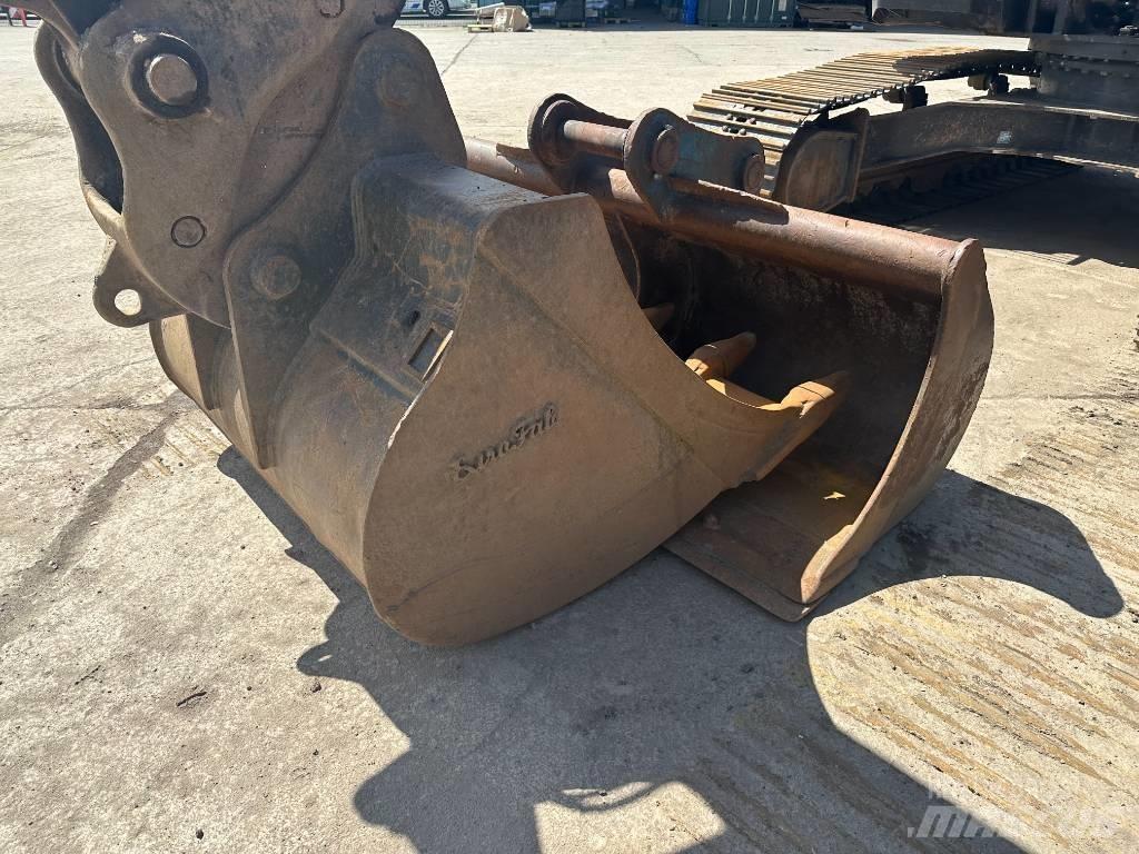CASE CX 210 D Vikšriniai ekskavatoriai