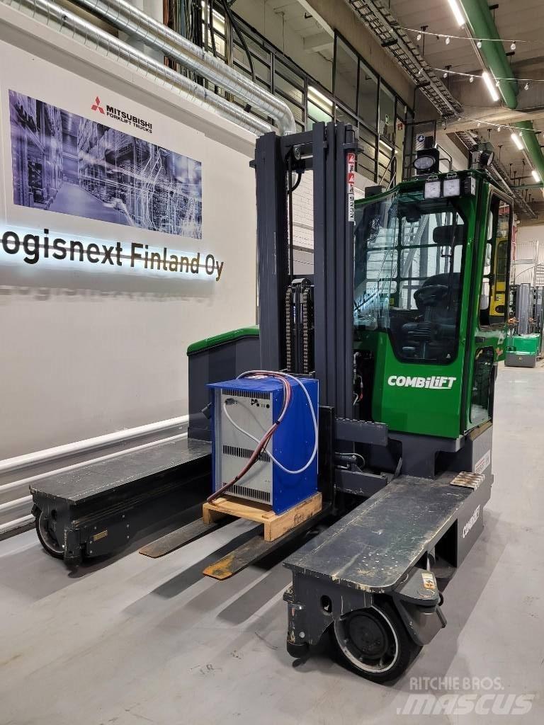 Combilift C4000ET Šakiniai krautuvai su privažiavimu iš visų keturių pusių
