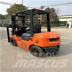 Toyota 02-7 FD F 30 Dyzeliniai krautuvai