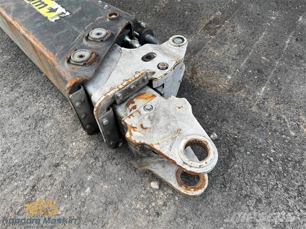 Komatsu 165F Medienos transportavimo mašinų kranai