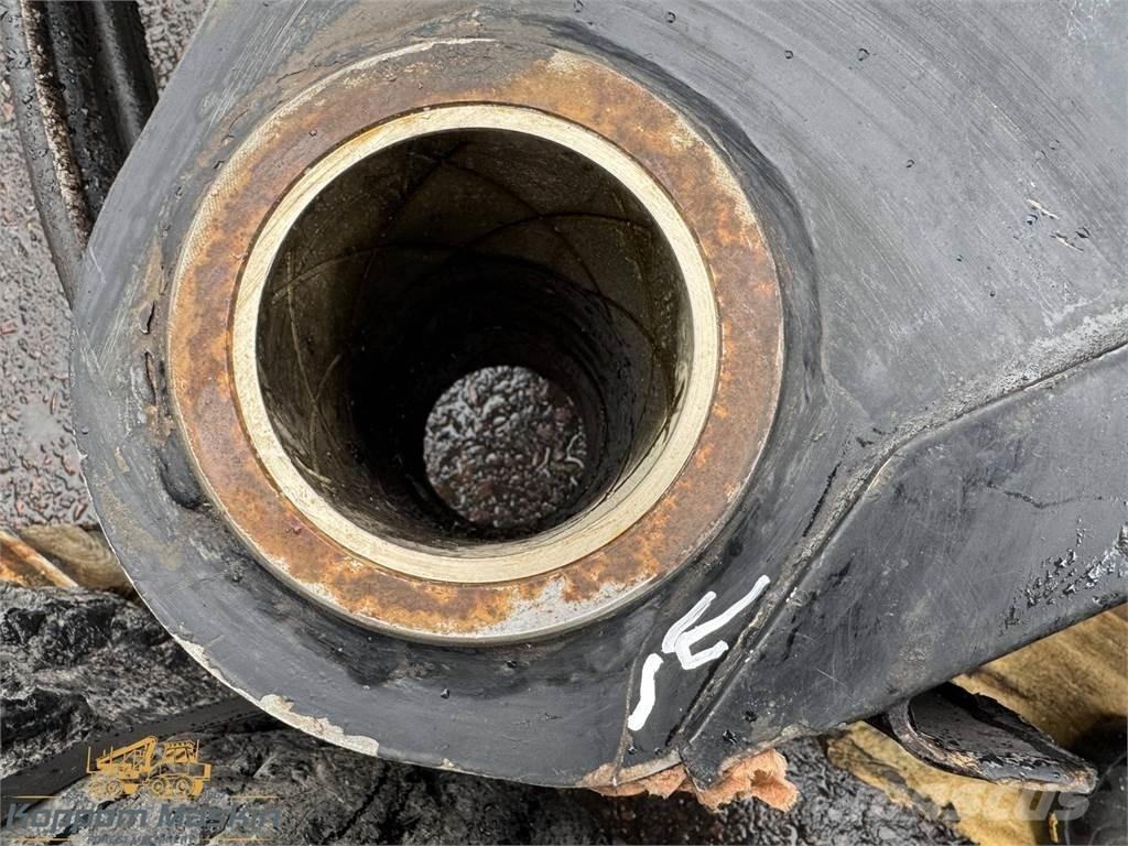 Komatsu 165F Medienos transportavimo mašinų kranai