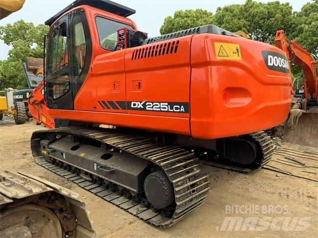 Doosan DX 225 LC Vikšriniai ekskavatoriai