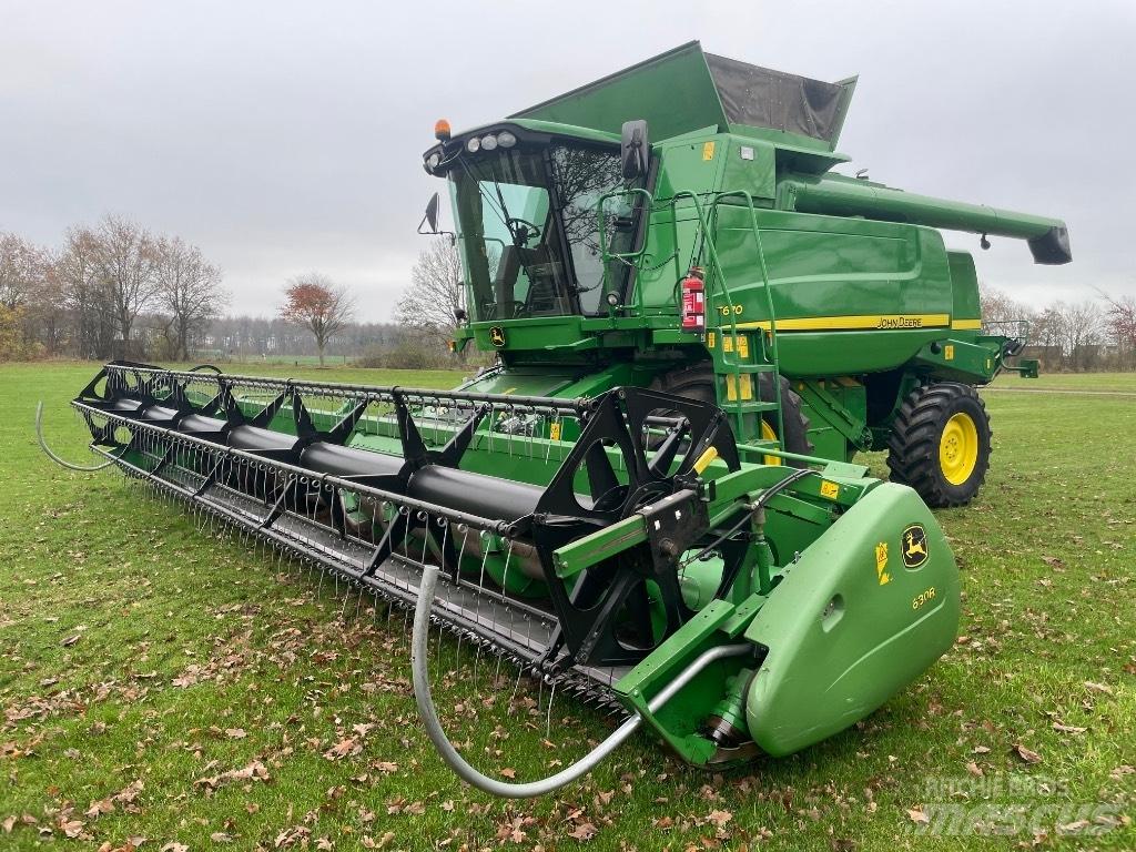 John Deere T670 Derliaus nuėmimo kombainai