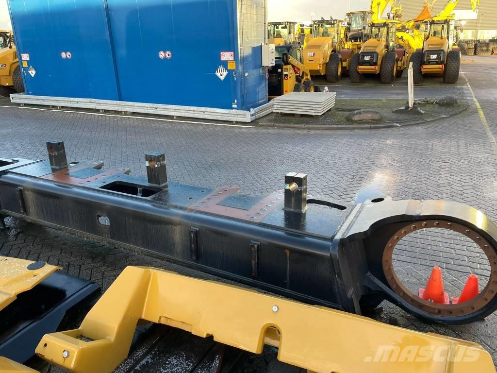 CAT 390 F L Važiuoklė ir suspensija