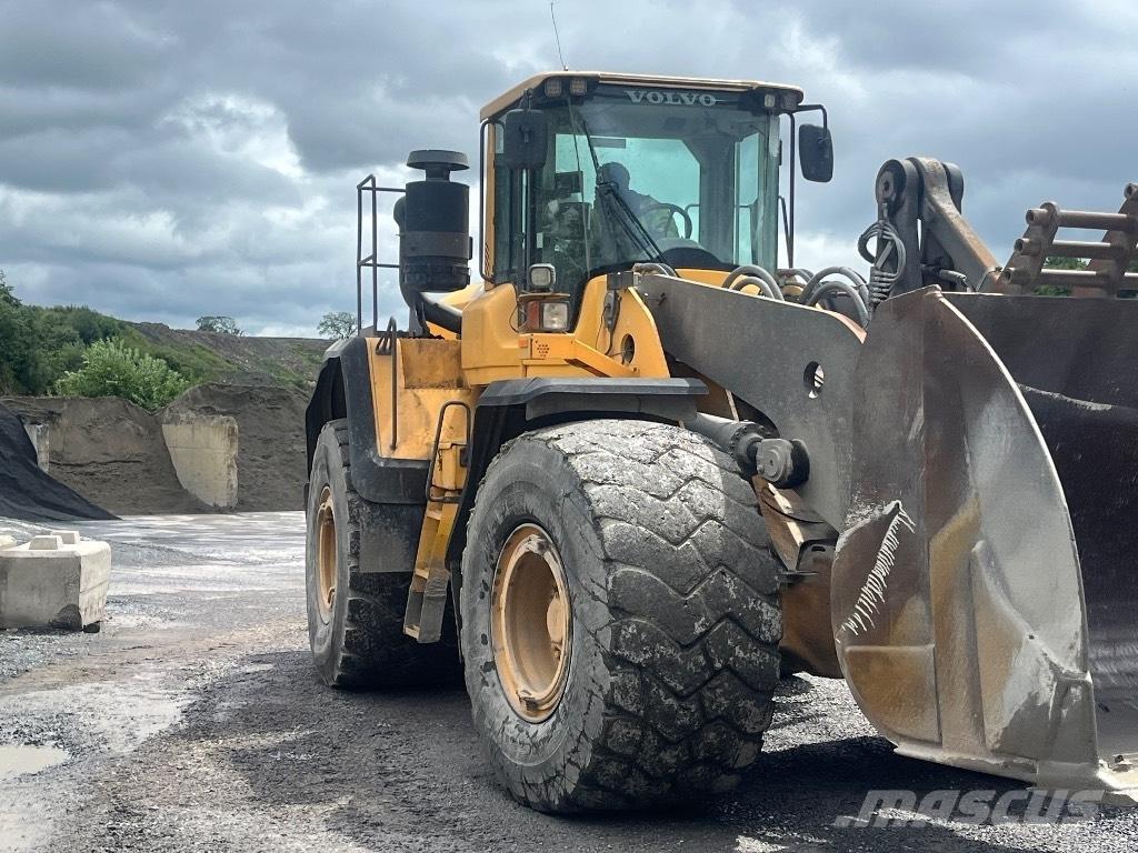 Volvo L 220 G Naudoti ratiniai krautuvai