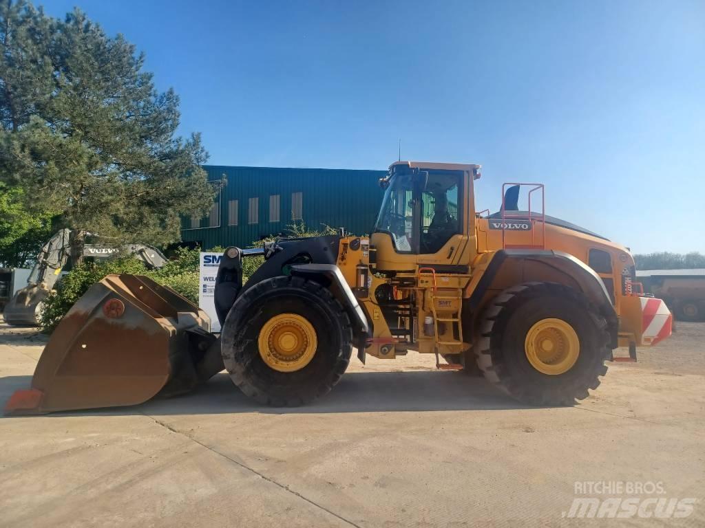 Volvo L 260 H Naudoti ratiniai krautuvai
