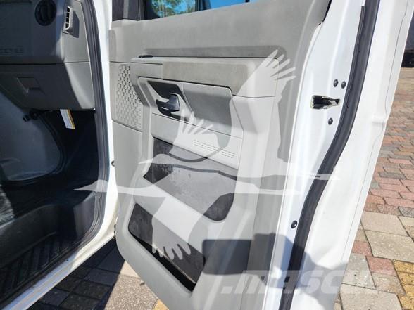 Ford E450 Statyba - Kita