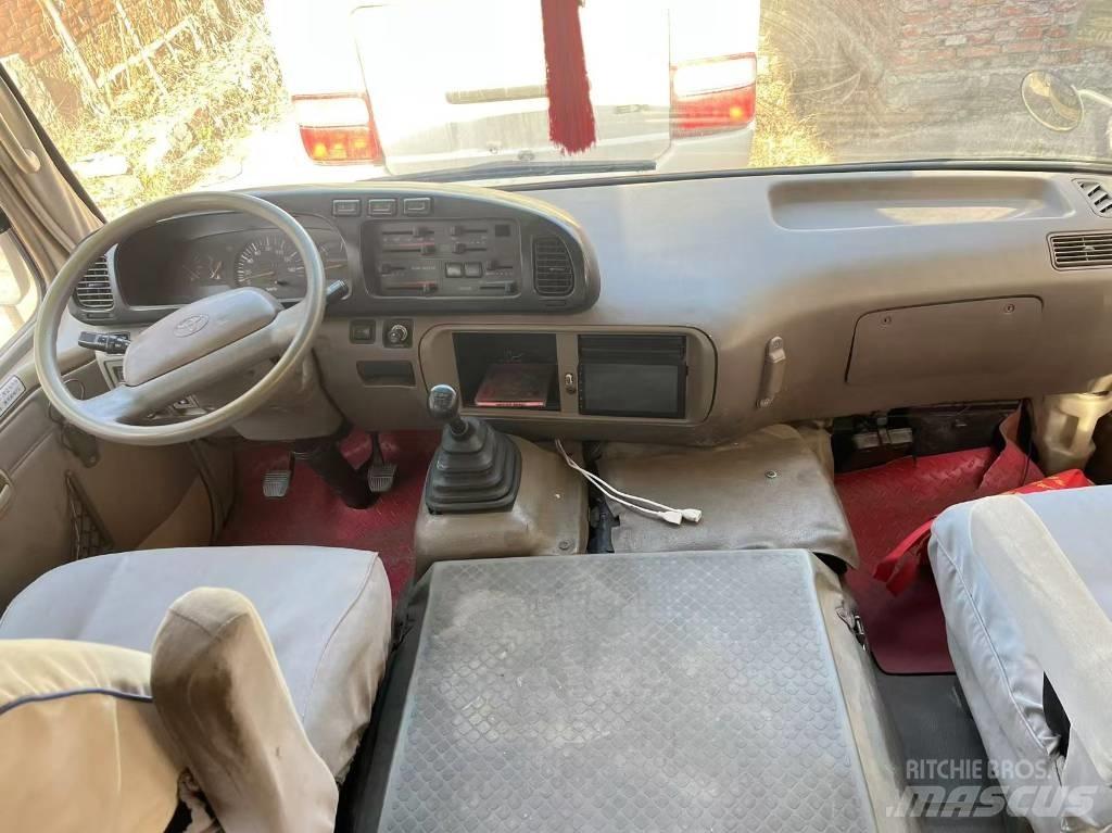 Toyota Coaster Tarpmiestiniai autobusai