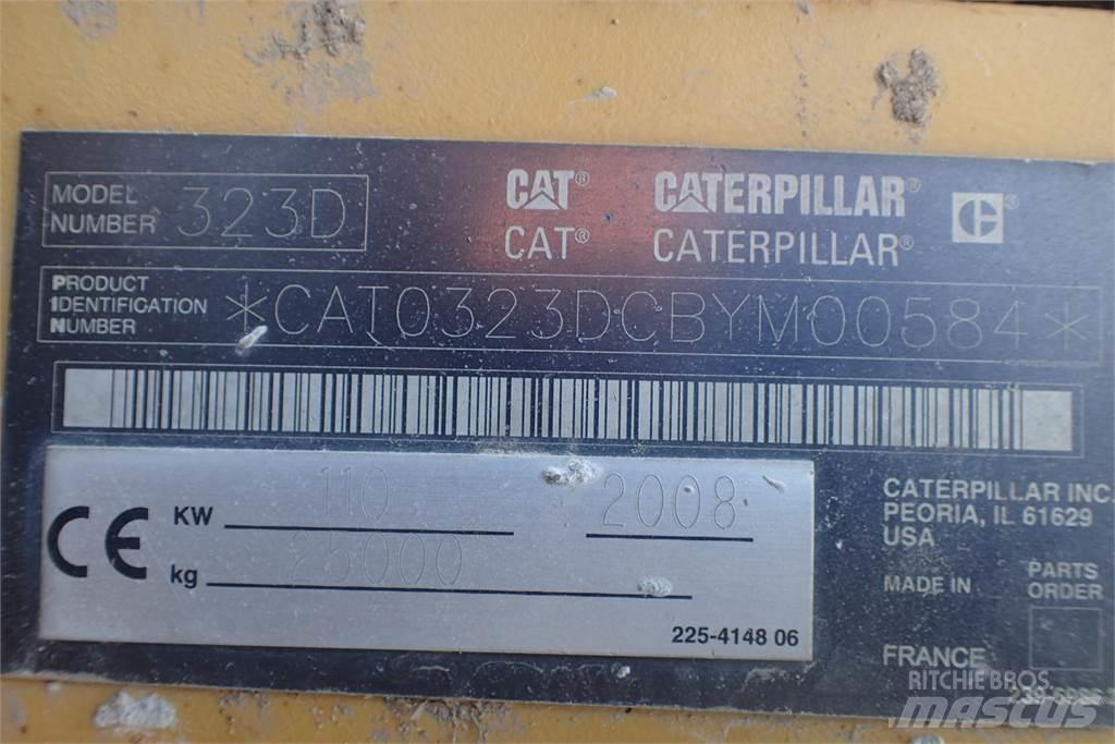CAT 323D Traktoriai