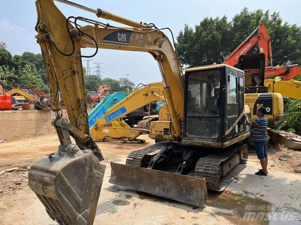 CAT 307 Vikšriniai ekskavatoriai