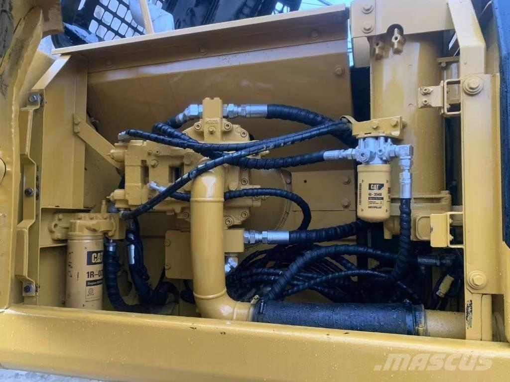 CAT 325 B L Vikšriniai ekskavatoriai