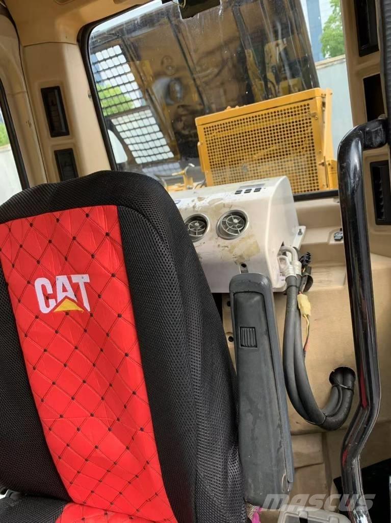 CAT 325 B L Vikšriniai ekskavatoriai