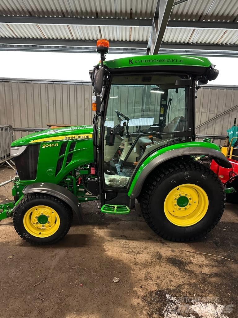 John Deere 3046 R Traktoriai