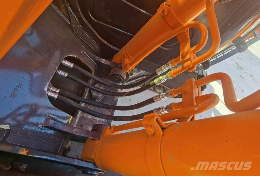 Hitachi ZX 120 Vikšriniai ekskavatoriai